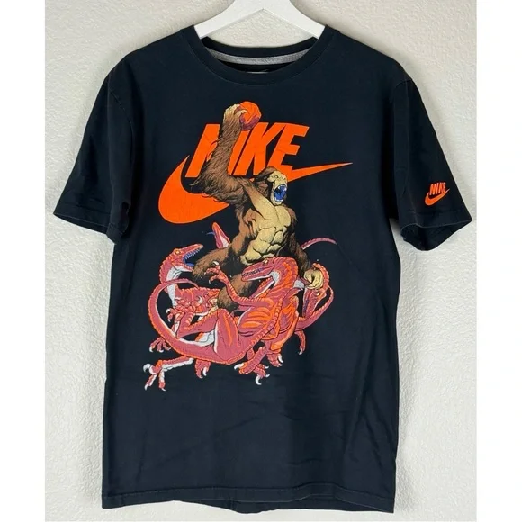 Nike Men’s Jungle Pickup Game Basketball King Kong Raptor Graphic Tee, Medium - Picture 2 of 8